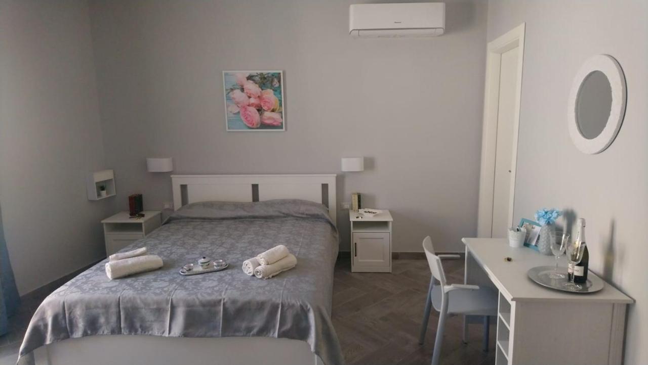 Soggiorno Napoletano Napels Buitenkant foto